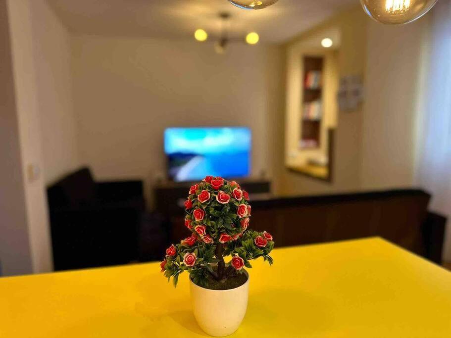 Ora-Prn,Peaceful Central Apartment Пристина Екстериор снимка